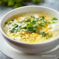 Eierflockensuppe: Seidig Mild in 10 Minuten
