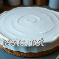 Saftiger Karottenkuchen mit Frosting: Omas Rezept Deluxe!