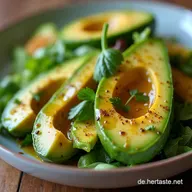 Der Ultimative Avocado Salat mit LimettenKorianderDressing