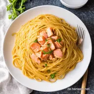 Spaghetti mit Lachs OnePot Blitzrezept aus dem Ofen